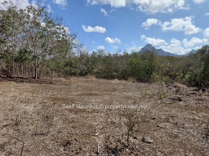 Prime 50-Perch Plot in Exclusive Gated Estate