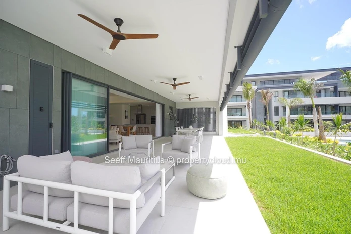Elegant Garden Living