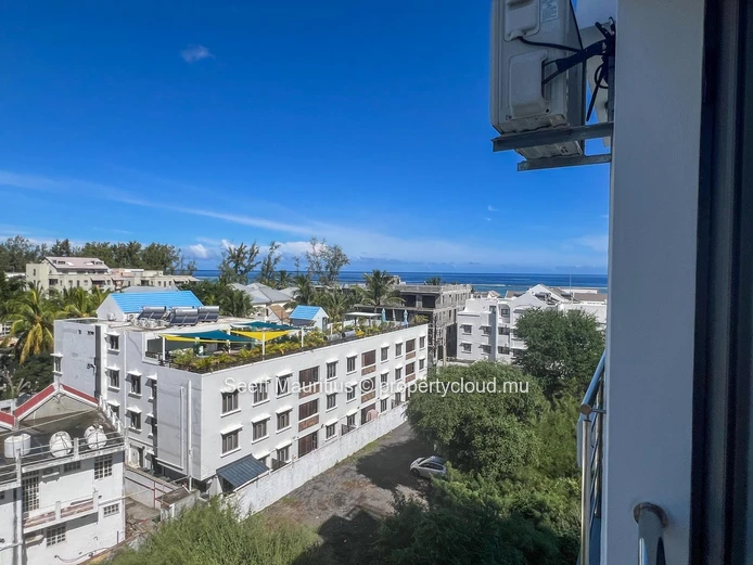 Exceptionnel Penthouse Duplex – Flic en Flac | Vue Mer | Piscine Privée