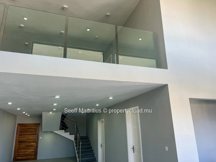 Exceptionnel Penthouse Duplex – Flic en Flac | Vue Mer | Piscine Privée