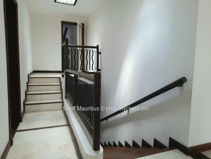 Superb Villa: Sea and Mountain Views