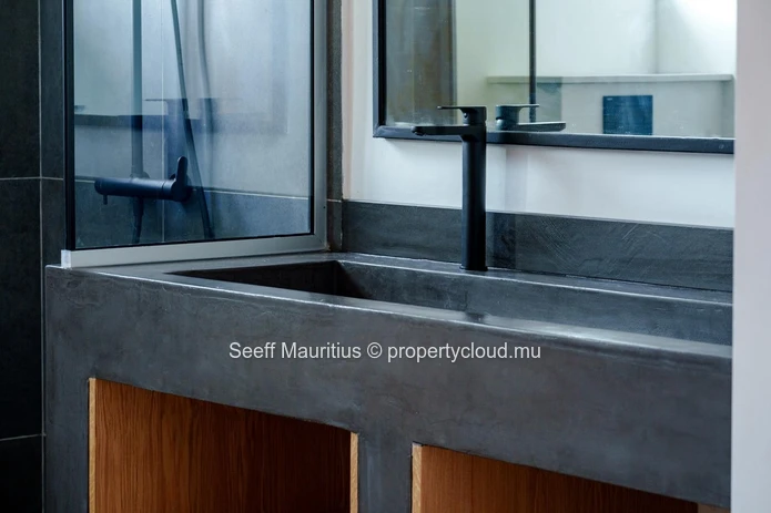 New flat – Top floor, a few steps from the beach.