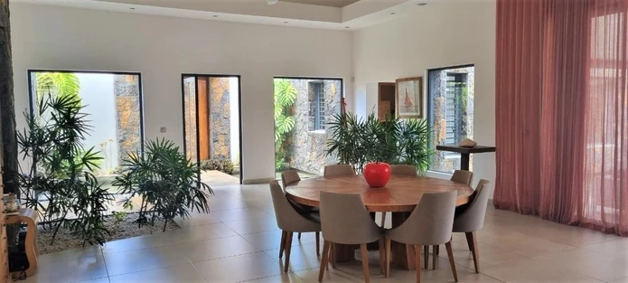 Elegant Haven: Villa in the Upmarket Estate