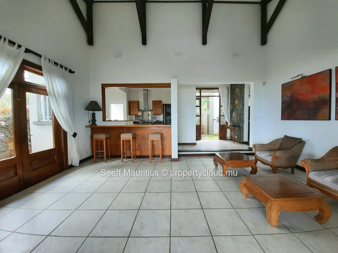 Superb Villa: Sea and Mountain Views