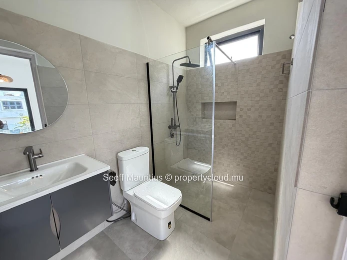 Stylish New Villa with Pool and Rooftop, Trou aux Biches