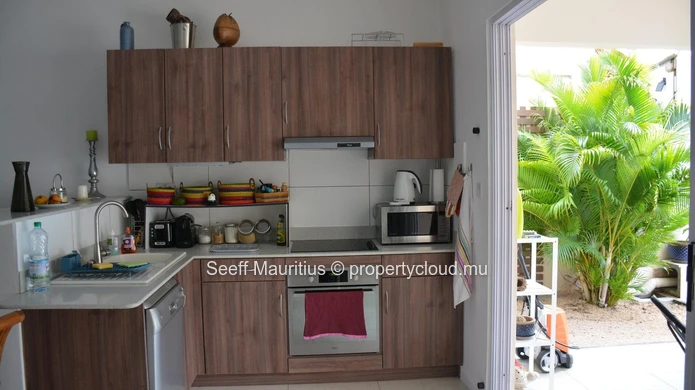 Fully Renovated Tropical Dream Duplex