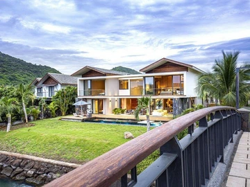 5 Bedroom House