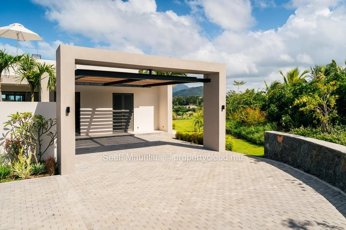 Modern Elegance: Luxurious Villa with Spectacular Views