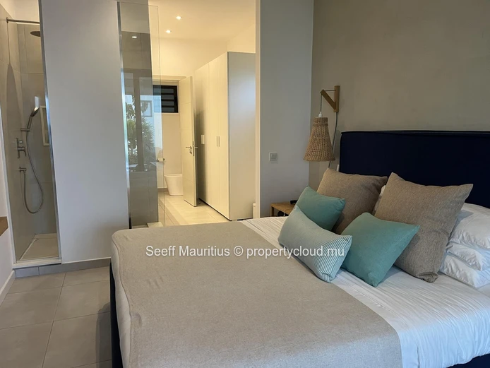 Beachfront 3-Bedroom: Direct Beach Access, 24-Hour Security
