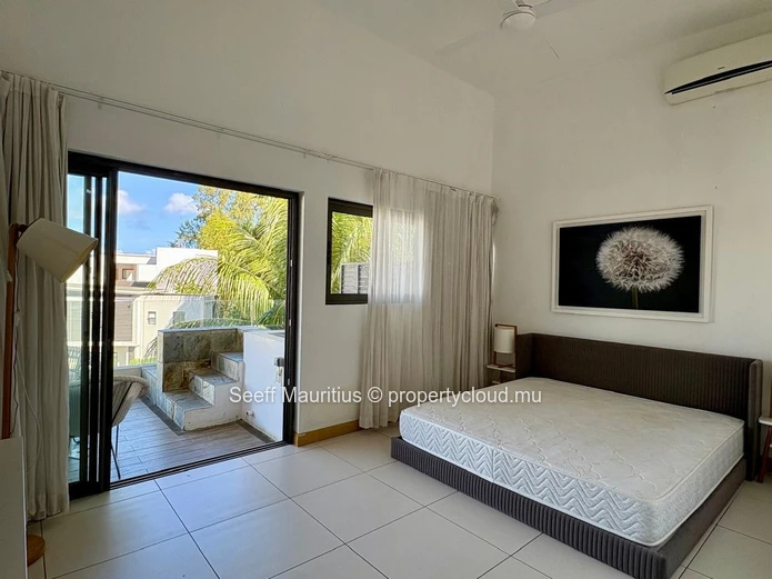 Penthouse with Private Terrace & Beach Access