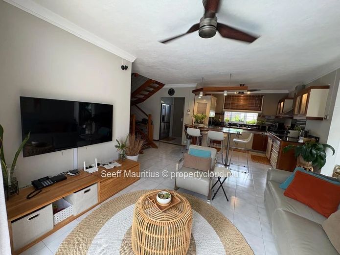 Charming Tamarin Villa: A Masterpiece of Modern Tropical Living