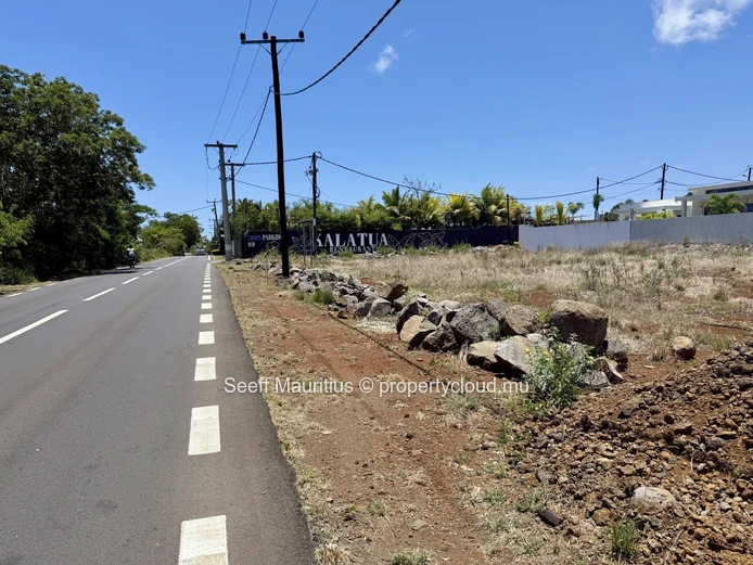 High Exposure Commercial Land in Chemin 20 Pieds Grand Baie