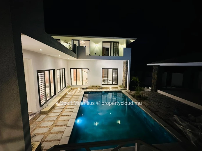 Architectural Tropical Luxury Haven near the sea