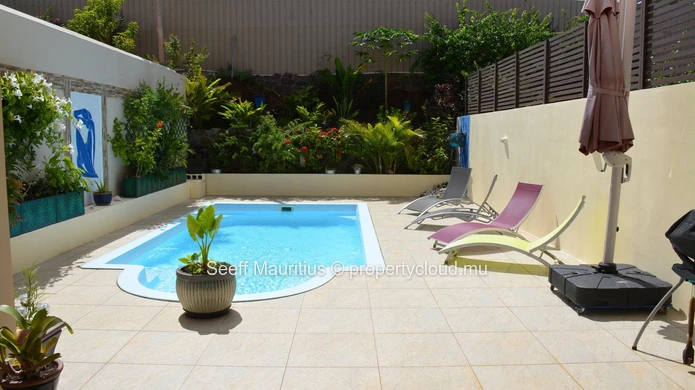 Fully Renovated Tropical Dream Duplex