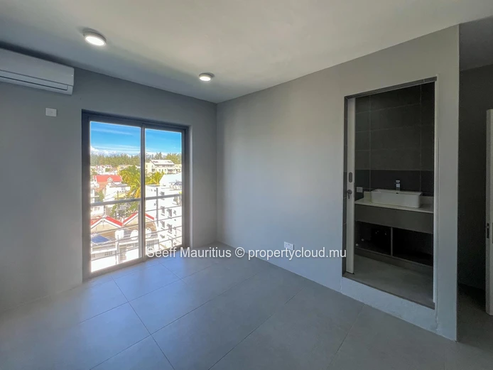 Exceptionnel Penthouse Duplex – Flic en Flac | Vue Mer | Piscine Privée