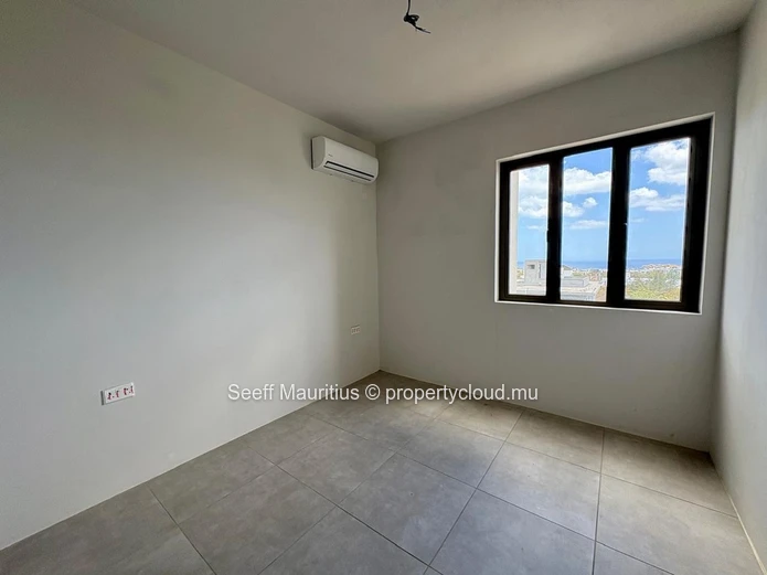 Newly Built Penthouse with Rooftop Plunge Pool & Panoramic Views