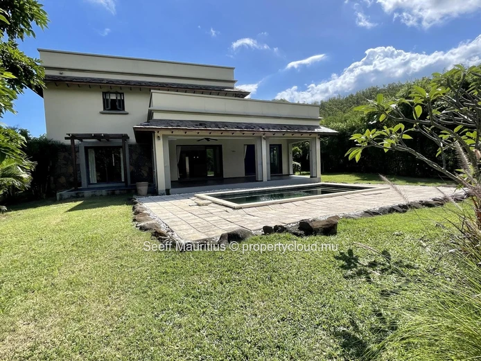 Beautifully Villa with Superb Mountain Views