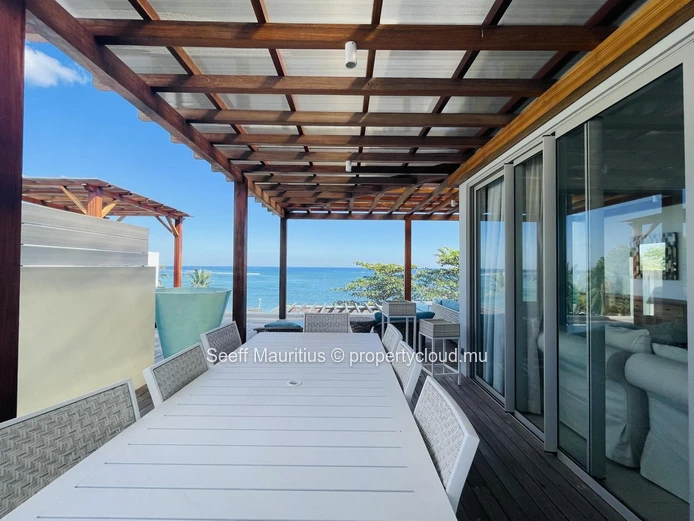 Exquisite Beachfront Penthouse with gorgeous panoramic sea views