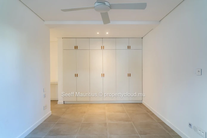 Refined Ground-Floor Living at Marine Residence