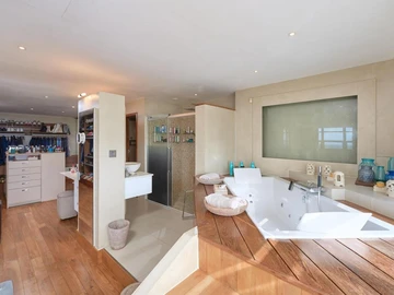 6 Bedroom Penthouse