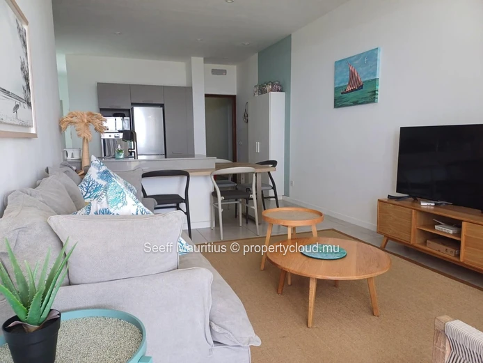 Beachfront Bliss: Luxury Apartment with Stunning Sea Views in Poste Lafayette 