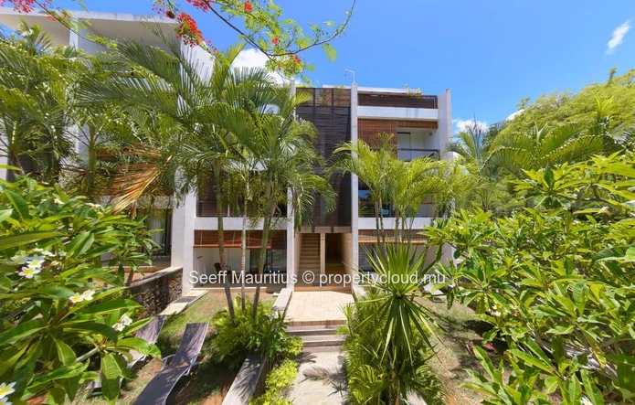 Live the Dream: Modern 1-Bedroom Apartment in Mont Choisy