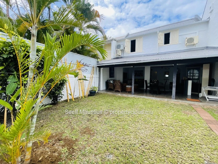 Freshly Renovated Duplex - LES BOUGAINVILLEES