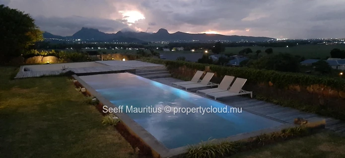 Majestic Colonial Mountain View Retreat