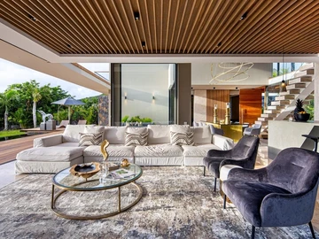 5 Bedroom House