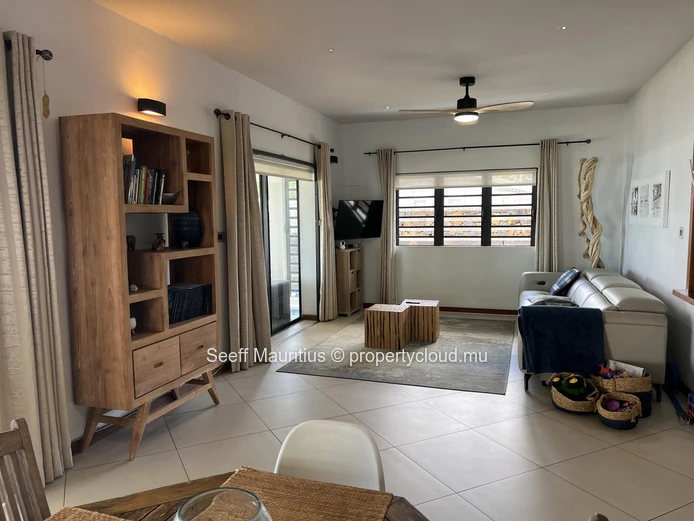 Beachfront 5-Bedroom Sea-View Villa in Tamarin