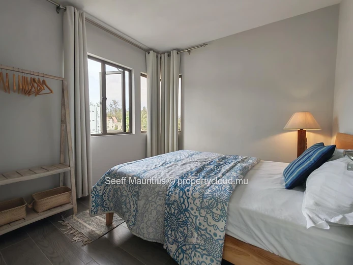 3-Bedroom Coastal Retreat: Just a Short Stroll from the Beach