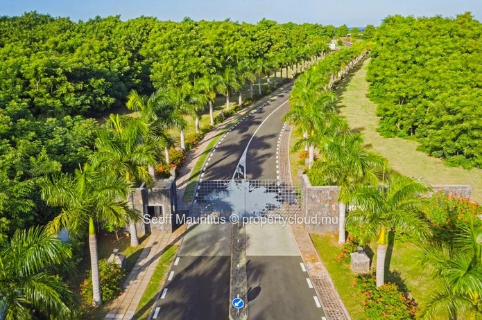 Premium Plots in a Gated Estate 