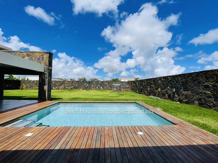 Serenity Haven: A Contemporary Retreat in the Heart of Gated Elegance