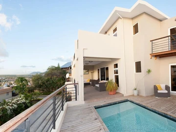 4 Bedroom Townhouse, Duplex