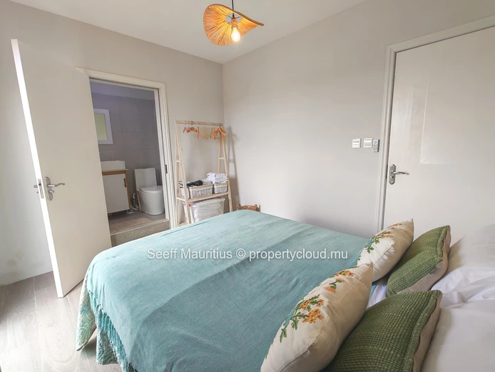 3-Bedroom Coastal Retreat: Just a Short Stroll from the Beach