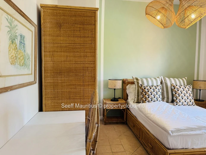 Coastal Elegance Meets Tropical Serenity 