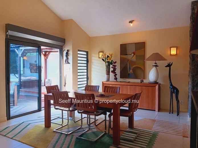 Captivating 3-Bedroom Duplex with Majestic Mountain Vistas