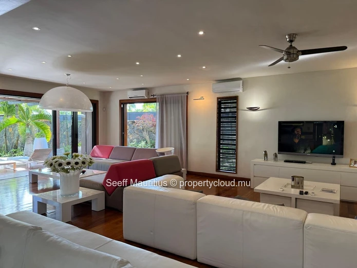 Beachfront Elegance in Grand Baie