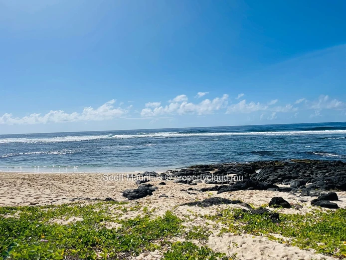 Sandscape Serenity: Beachfront Bliss