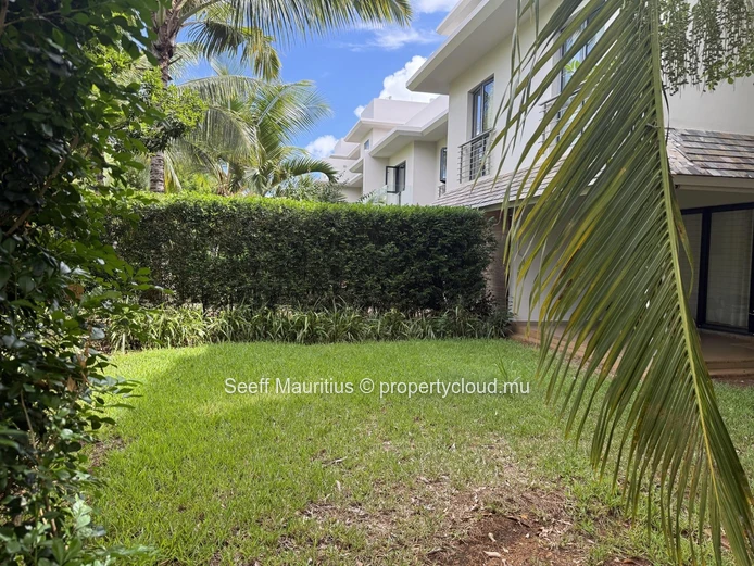 Tropical Elegance & Modern Comfort: Your 4-Bedroom Sanctuary at Azuri