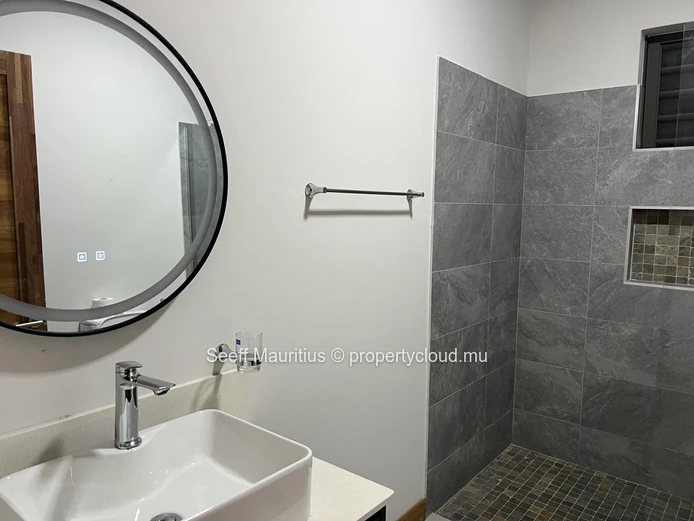 Modern 3-Bedroom Ground Floor Apartment