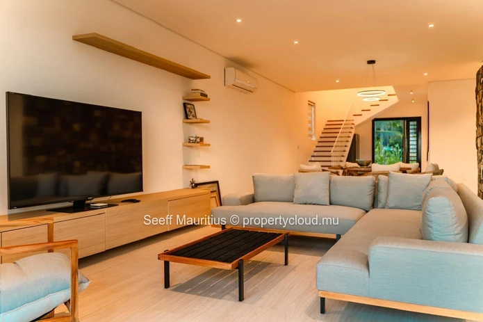 Superbe Villa en Bord de Mer – Vue Imprenable sur l'Océan et les Montagnes