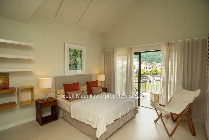 Duplex au bord des vagues