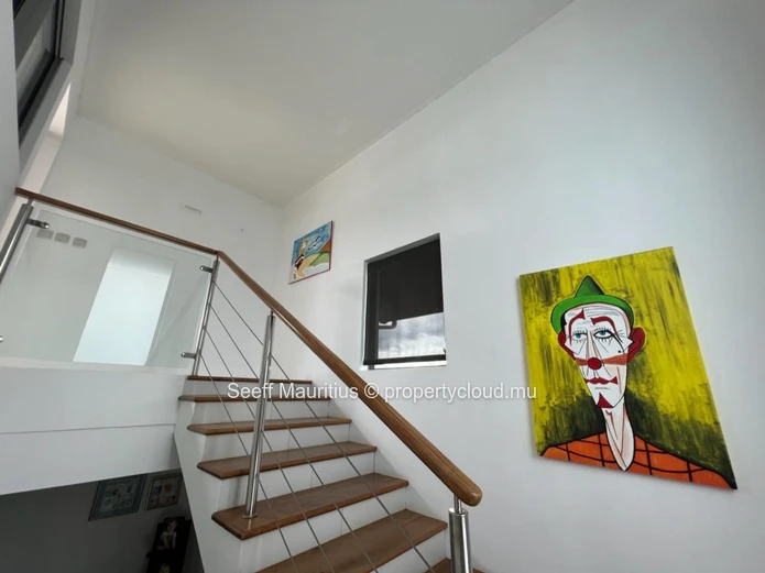 Spacious 5-Bedroom Villa with Rooftop Pool