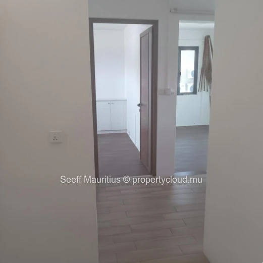 Premium 65m² Versatile Office Suite – Prime 1st Floor Location