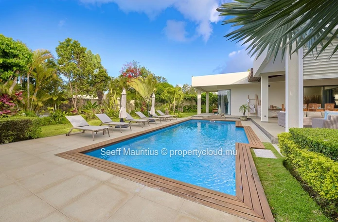 Privacy and Luxury Awaits in This Stunning Mont Mascal Villa