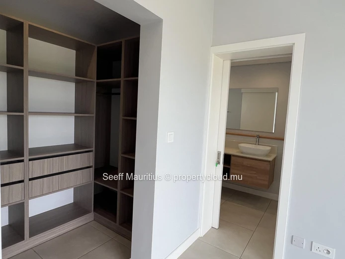 Brand-New 4-Bedroom Villa in Smart City on West Coast
