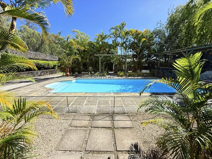 Coastal Elegance at Domaine du Levant Roches Noires