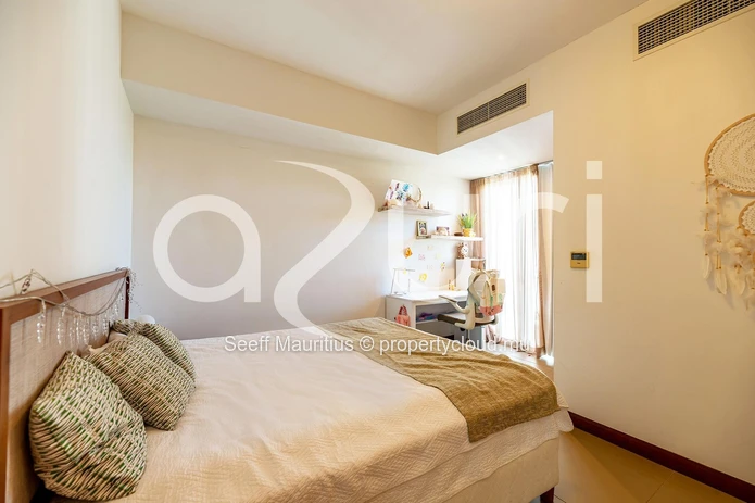Prestigious 3-Bedroom Home Near the Beach