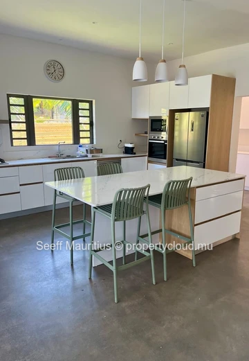  Contemporary 4-bedroom villa with pool and private garden